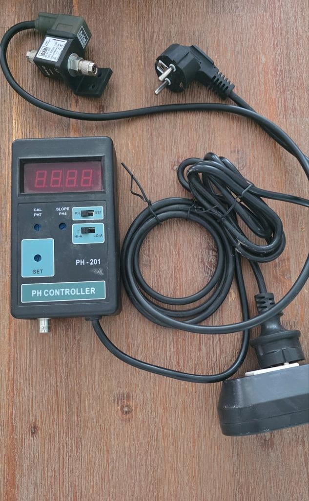 Ph controller met magneetventiel, Dieren en Toebehoren, Vissen | Aquaria en Toebehoren, Ophalen of Verzenden, Zo goed als nieuw