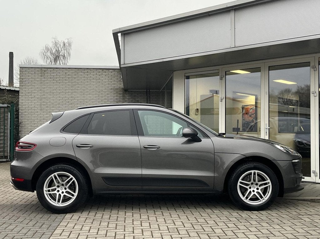 Porsche Macan 2.0 TURBO 252PK PANO+SPORTSTOELEN+EL TREKHAAK, Automaat, Gebruikt, Euro 6, 4 cilinders