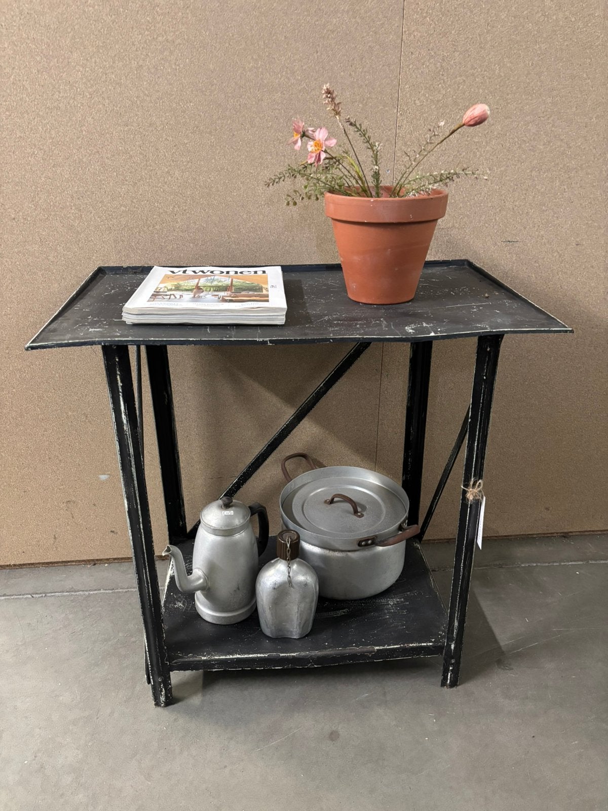 Industrieel brocante metalen sidetable / tuintafel, Tuin en Terras, Tuintafels, Ophalen, Studio Larilo, Studiolarilo@gmail.com