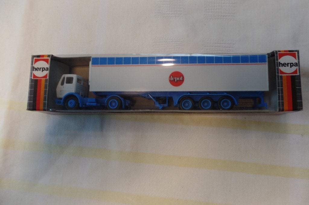 Mercedes trekker / oplegger Depot (Herpa), Verzenden, Nieuw, Bus of Vrachtwagen, Herpa