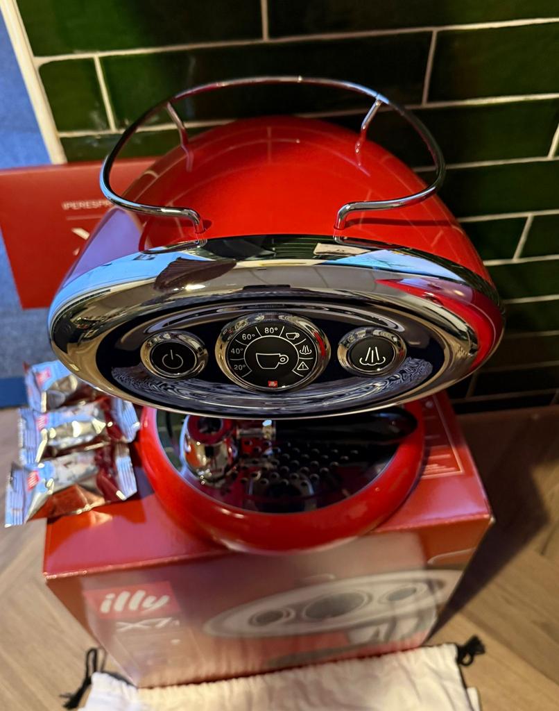 Illy espressomachine nieuw in doos, Witgoed en Apparatuur, Koffiepads en cups, Espresso apparaat, Nieuw, Ophalen of Verzenden