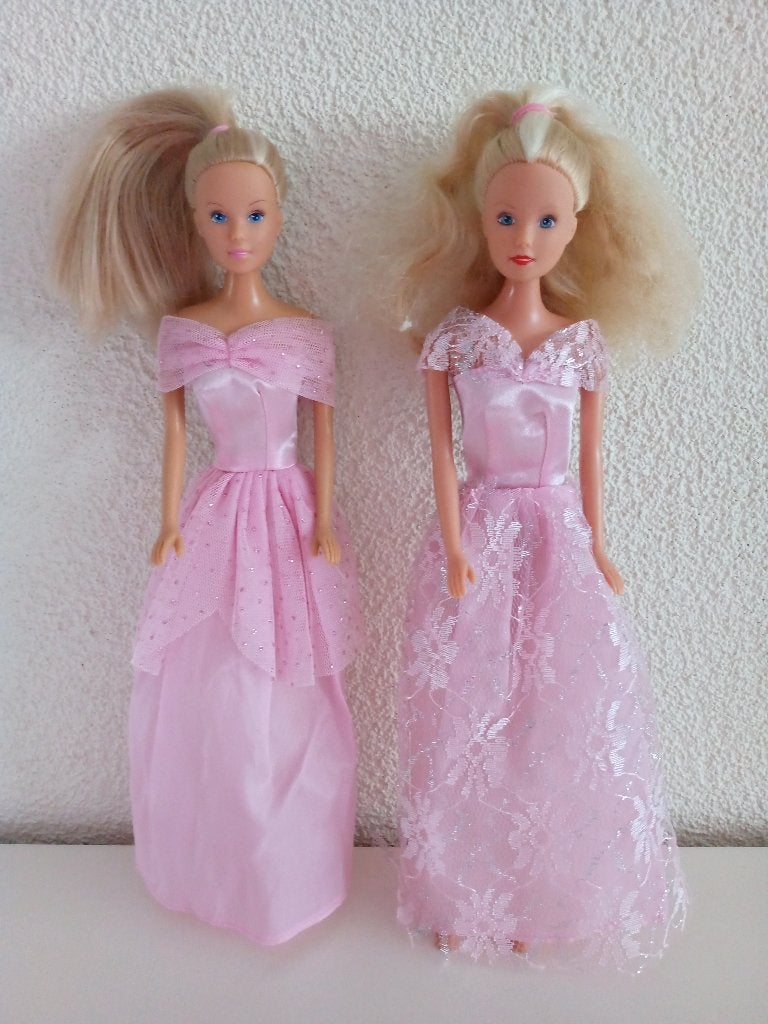 2 Steffi Love Poppen in Roze Galajurken, Ophalen of Verzenden, Gebruikt, Overige typen