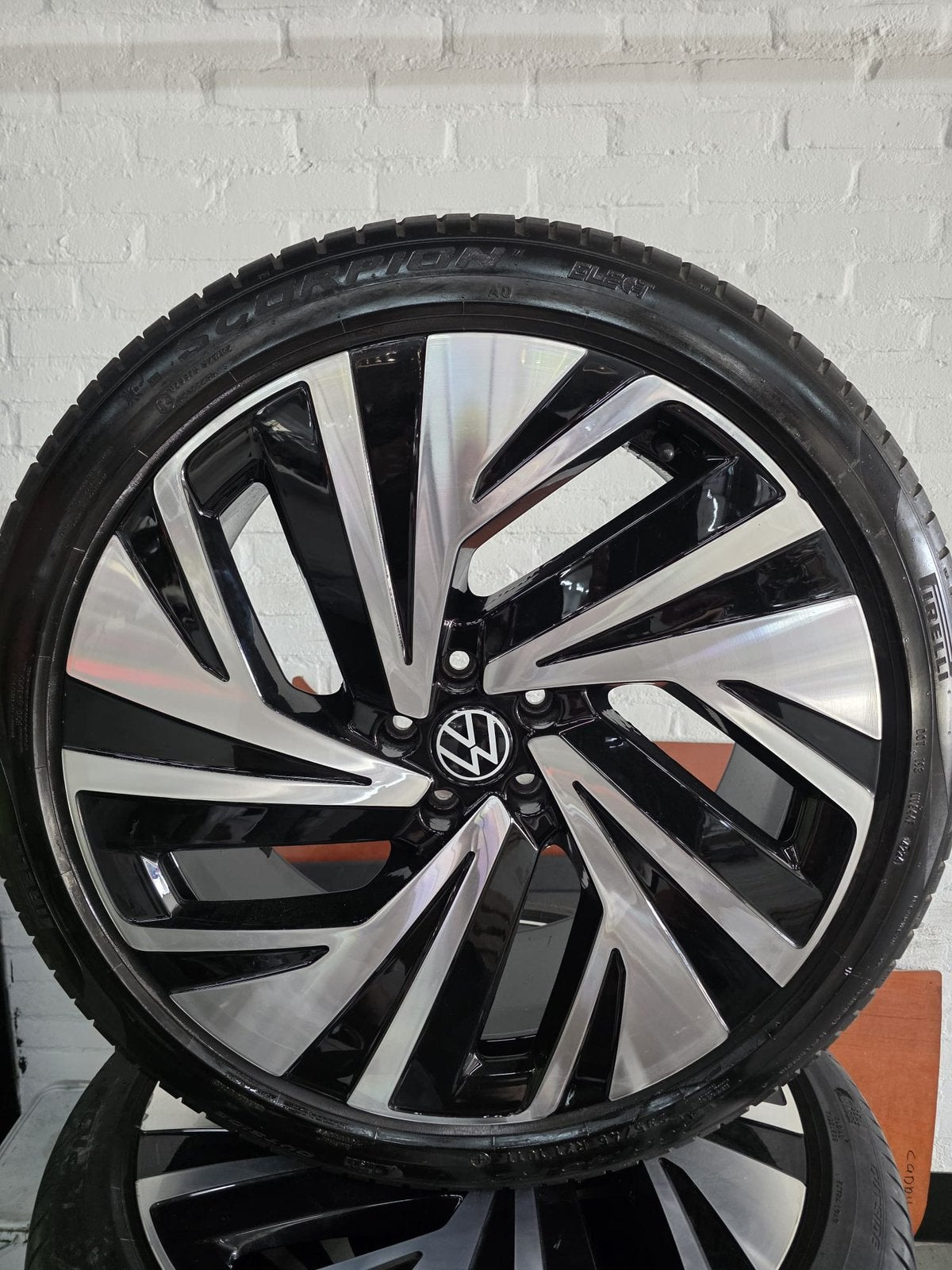 Orig. Volkswagen ID4  velgen 21”inch A-merkbanden, Gebruikt, 255 mm, Banden en Velgen, Personenwagen