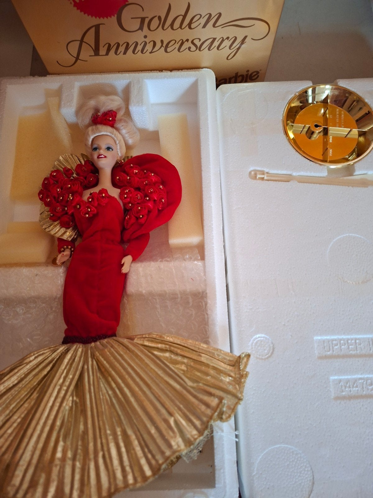 Barbie doll golden anniversary pop porcelain edition, Verzenden, Zo goed als nieuw, Fashion Doll
