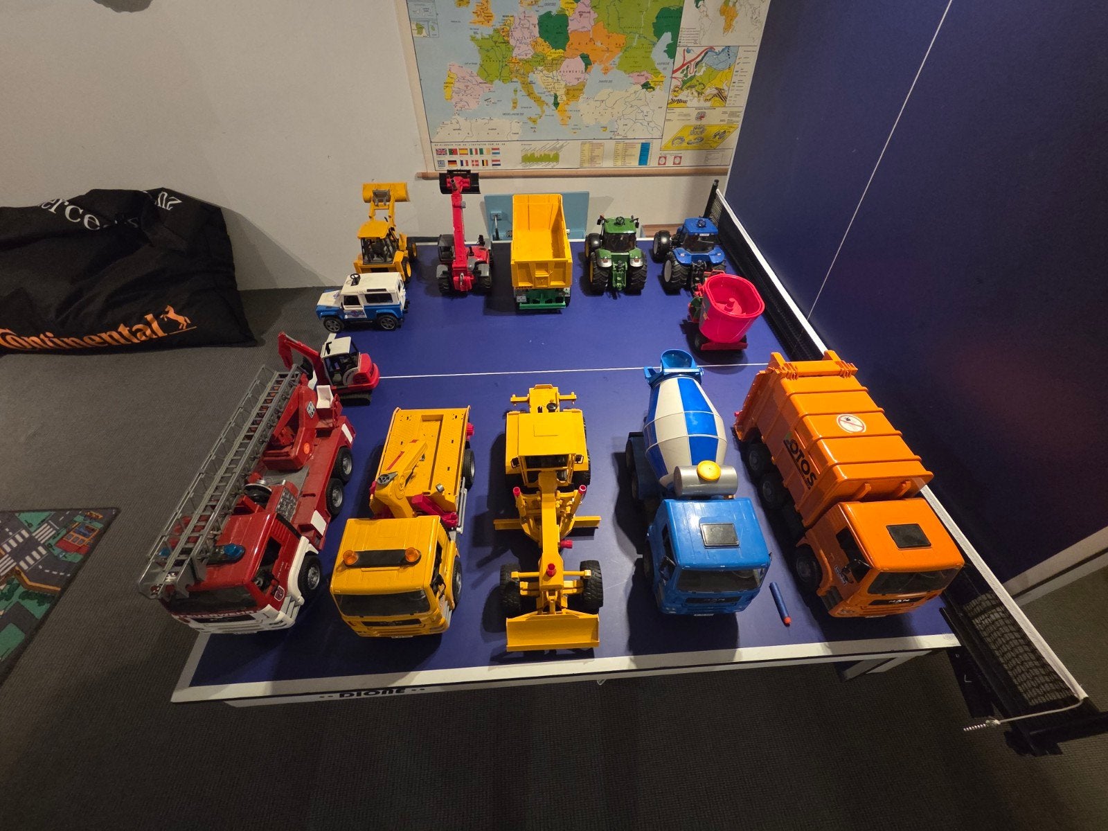 Diverse Bruder speelgoedvoertuigen - Complete set, Ophalen, Zo goed als nieuw