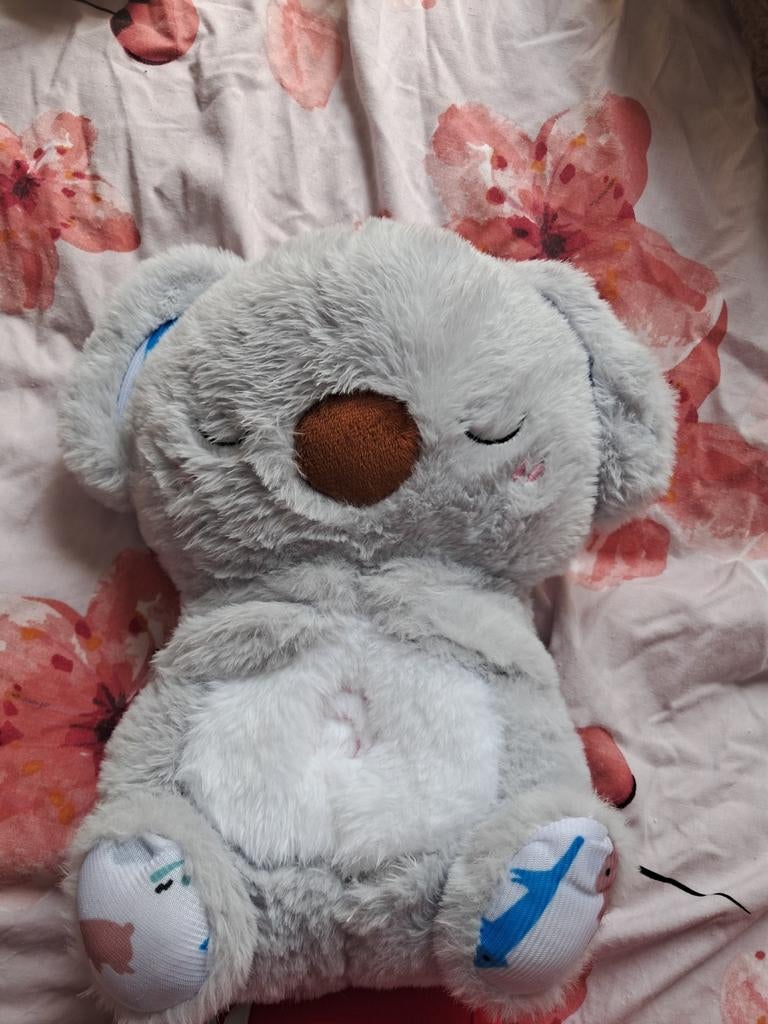 Knuffel koala adem beweeg buikje muziek rustgevend, Kinderen en Baby's, Speelgoed | Knuffels en Pluche, Ophalen, Grijs, Zo goed als nieuw