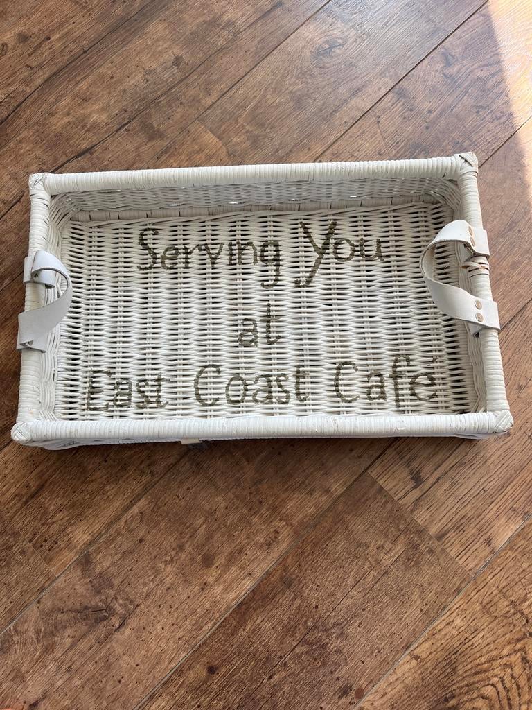 Riviera Maison Dienblad 'Serving You at East Coast Cafe', Ophalen, Gebruikt, Rechthoekig, Overige materialen