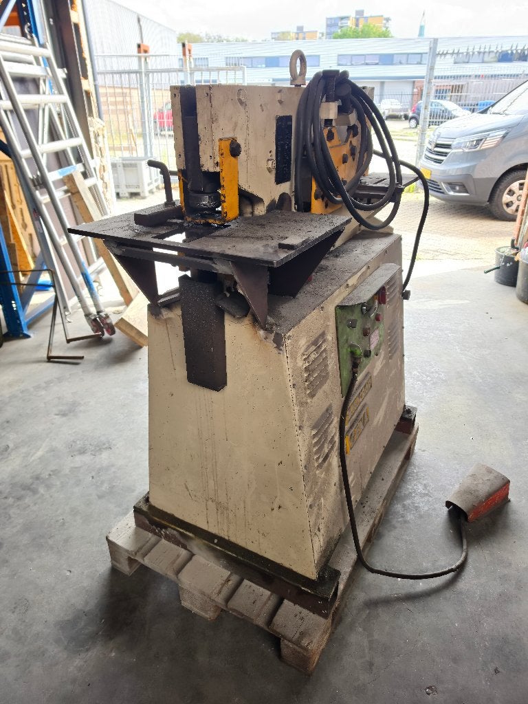 GEKA Minicrop hydraulische pons- en knipmachine, Ophalen