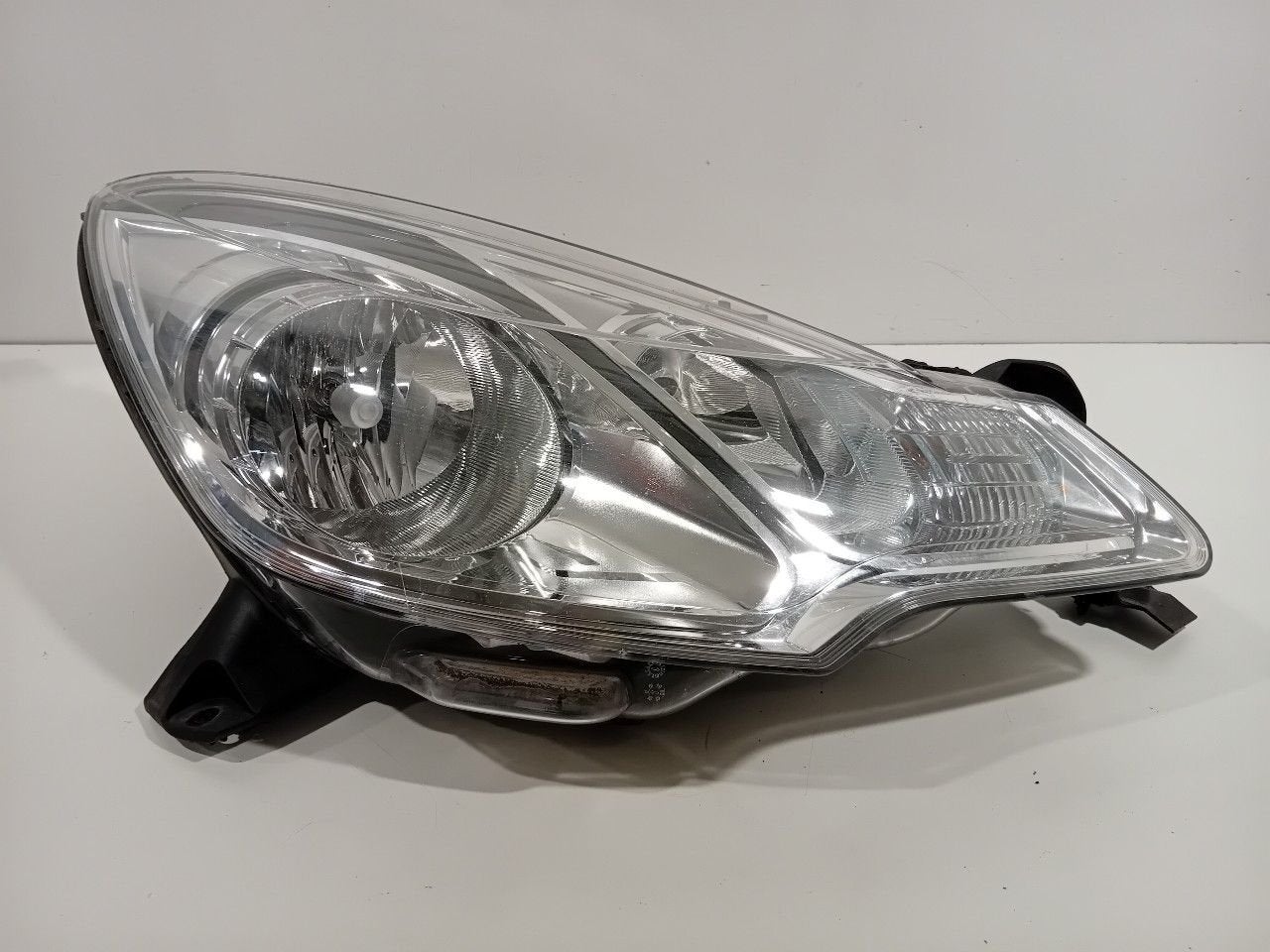 Koplamp rechts Citroën DS3, Onderdelen@venauto.nl, Van der Ven Autorecycling B.V., Gebruikt, Ettenseweg 76, 4706 PB Roosendaal, The Netherlands