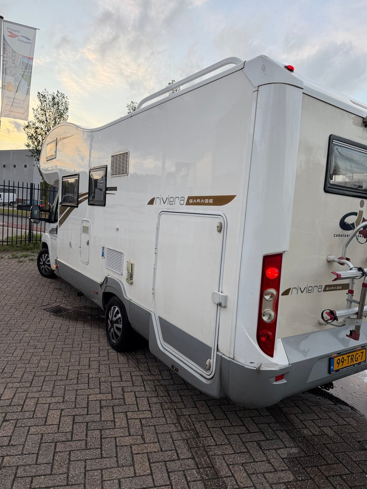 CI Riviera Garage camper alkoof met schade rechtsachter, Overige merken, Standaard zit, Alkoof, Ringverwarming