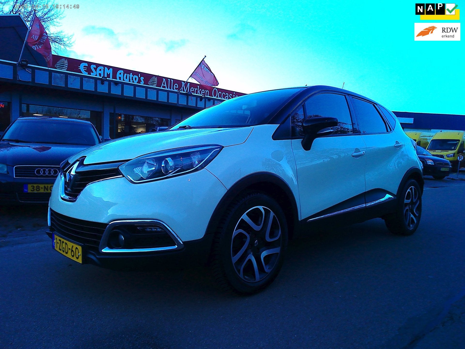 Renault Captur 0.9 TCe Dynamique (NAVI +Airco ), Voorwielaandrijving, Gebruikt, Origineel Nederlands, Handgeschakeld