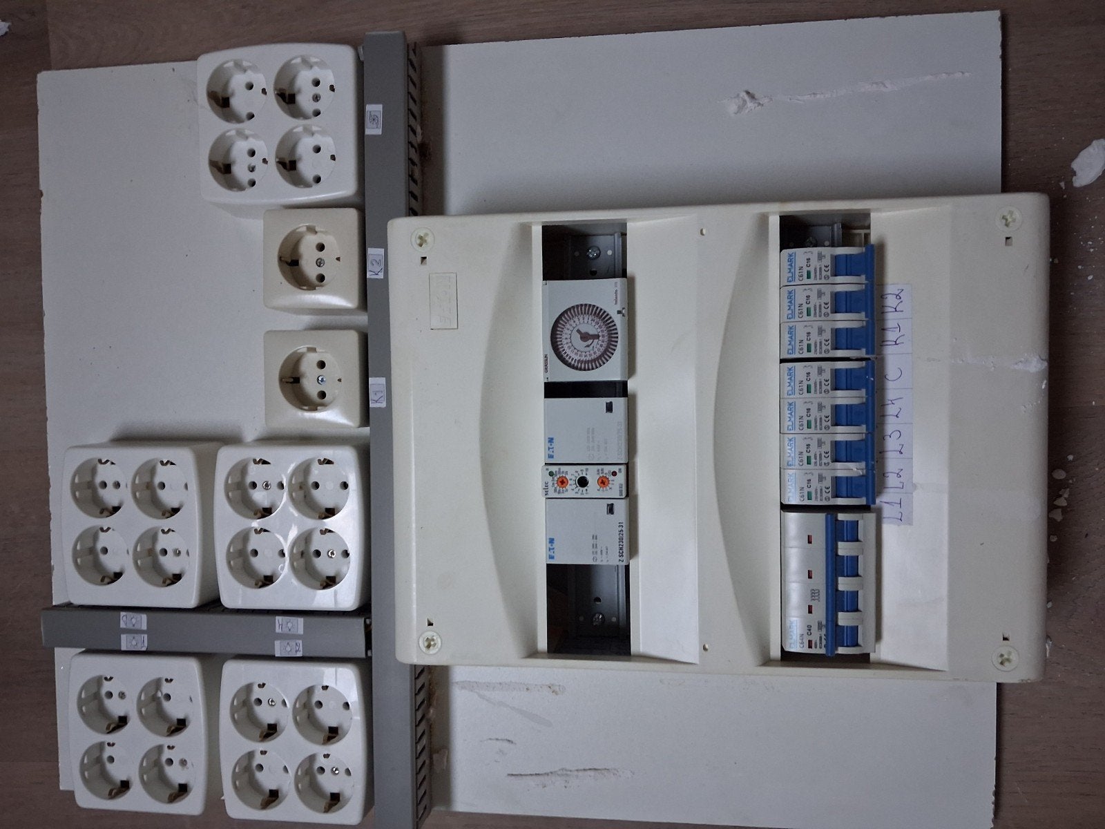Schakelbord met stopcontacten en automaten, Ophalen, Zo goed als nieuw, Overige merken, Groepenkast