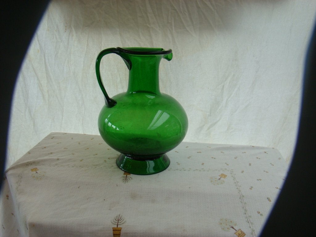 Groene glazen kan met handvat ( Antiek, Ophalen of Verzenden