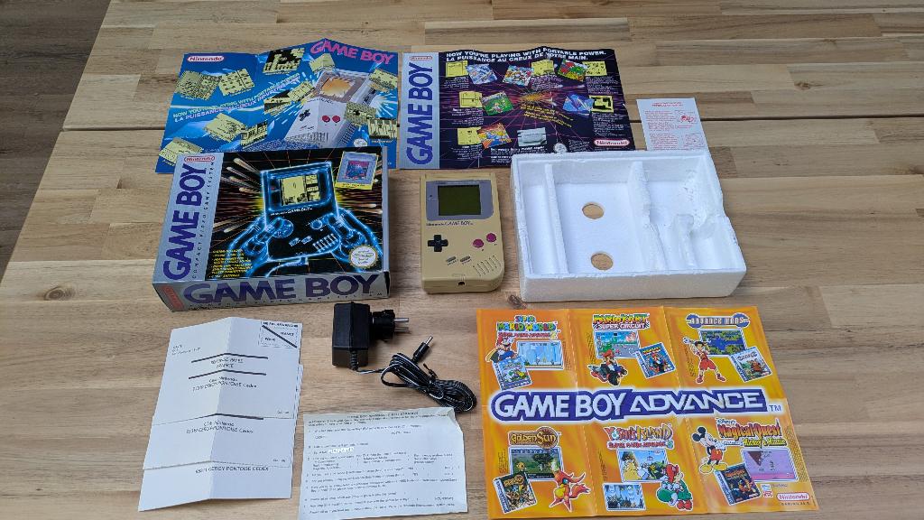 Nintendo Game Boy DMG‑01+ doos + oplader +originele papieren, Spelcomputers en Games, Spelcomputers | Nintendo Game Boy, Verzenden