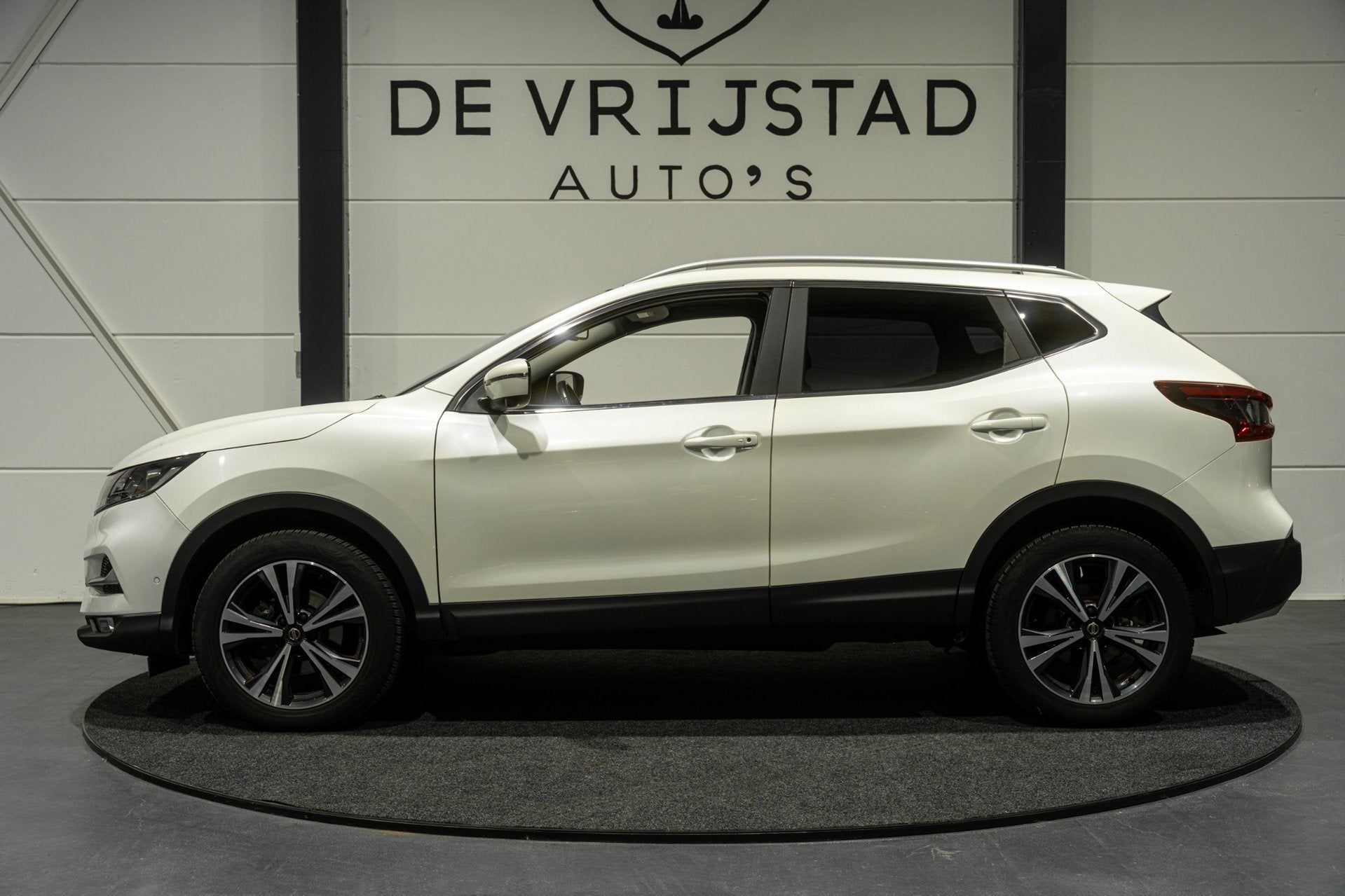 Nissan Qashqai 1.3 DIG-T N-Connecta, Auto's, Gebruikt, Euro 6, 4 cilinders, 1290 kg