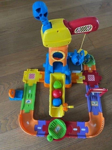 Toet toet auto's bouwplaats (compleet) plus uitbreidingen, Kinderen en Baby's, Ophalen of Verzenden, Zo goed als nieuw, 2 tot 4 jaar