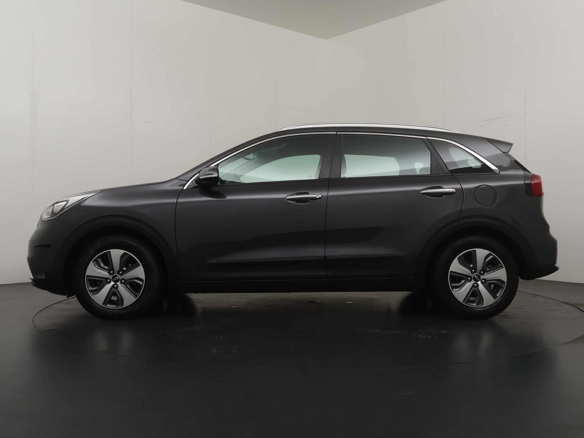 Kia Niro 1.6 GDi Hybrid DynamicLine - Trekhaak - Camera - Na, Gebruikt, Leder en Stof, Origineel Nederlands, 75 €/maand