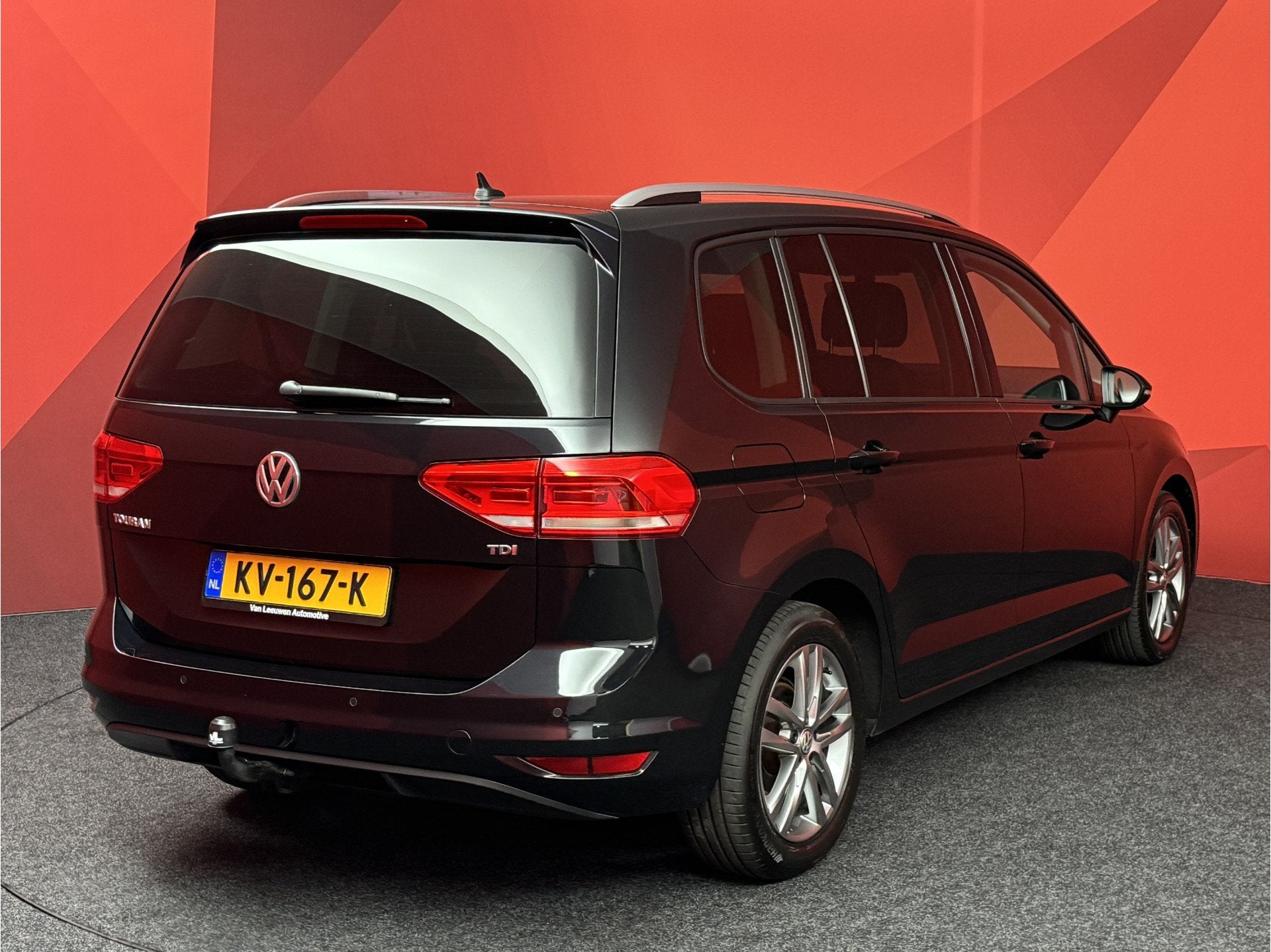 Volkswagen Touran 1.6 TDI SCR Highline 7p, Voorwielaandrijving, Stof, Gebruikt, 4 cilinders