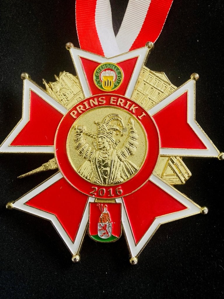 Carnaval onderscheiding CV Grensülle Vols Prins Erik I, Ophalen of Verzenden, Overige materialen, Nederland