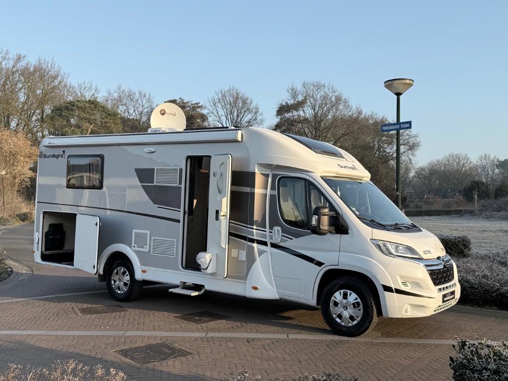 T69L-Queensbed-Hefbed-1e Eig.-163PK-!2xAirco-Schotel-Izgst!, Sunlight, 7 tot 8 meter, Bedrijf, Diesel