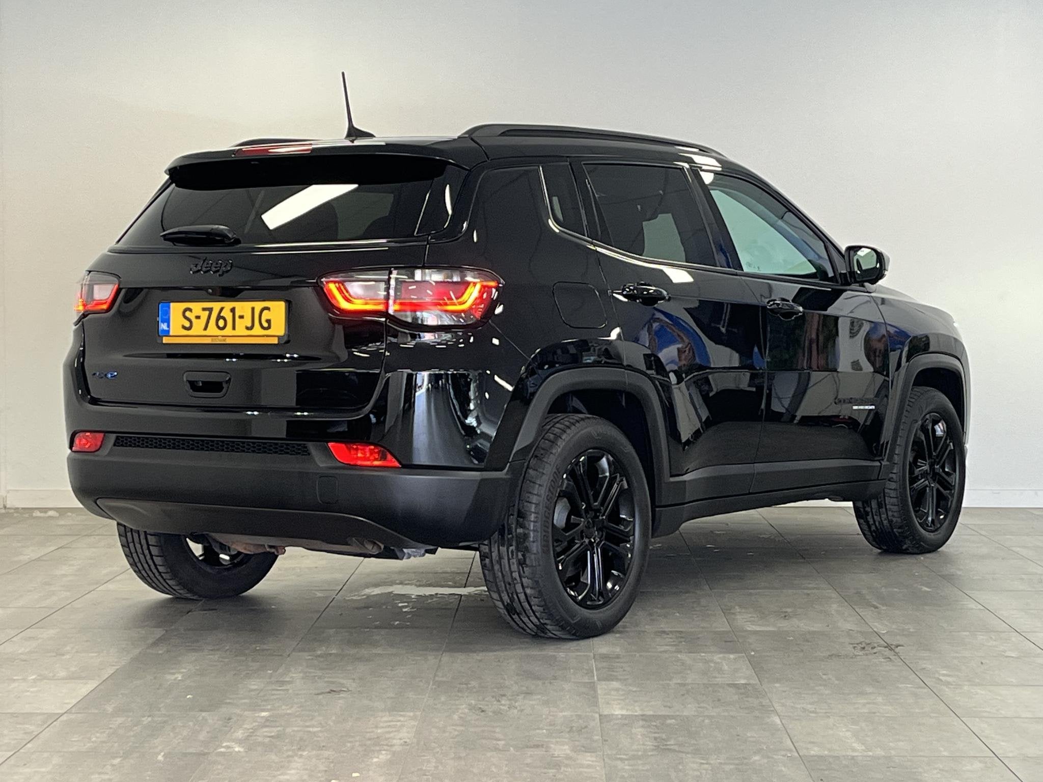 Jeep Compass 4xe 240 Plug-in Hybrid Electric Upland | Dodeho, 4 cilinders, Leder en Stof, Zwart, Bedrijf