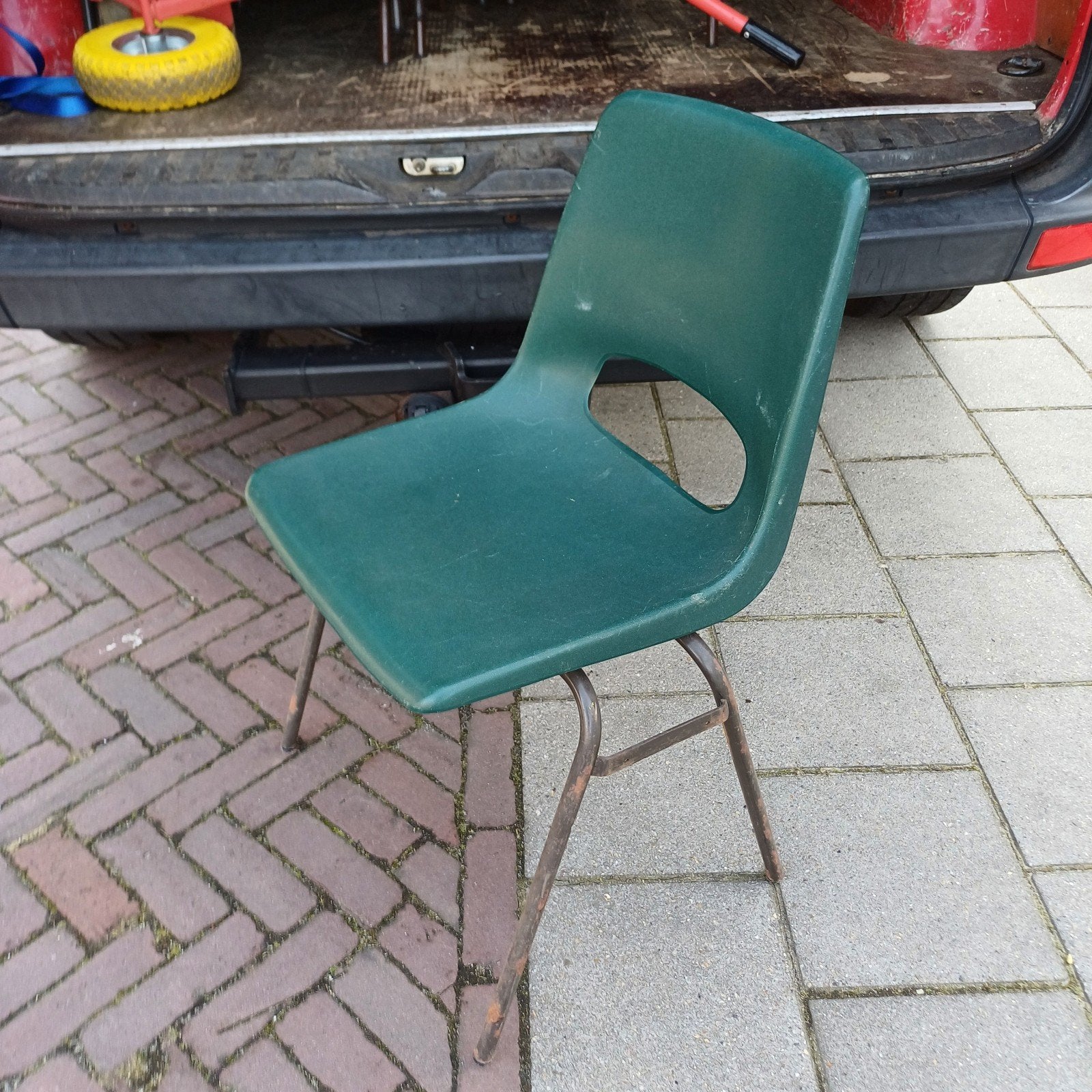 100 x vintage partij stoelen stapelstoelen kantine stoelen, Ophalen, Gebruikt, Bruin, Vijf, Zes of meer stoelen