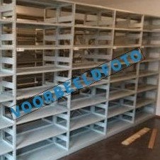 +/- 60 meter Ahrend Mawi metalen legbordstelling - 225 cm h, Niet ingevuld, Gebruikt, Niet ingevuld, Niet ingevuld