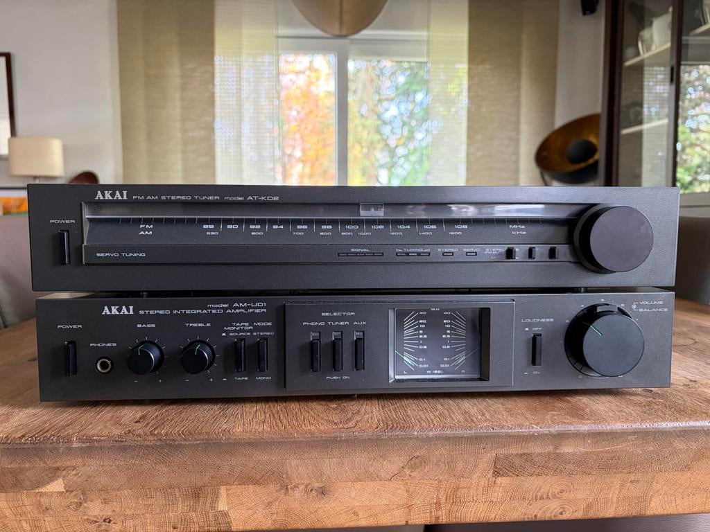 Akai AT K02 Tuner en AM U01 Versterker, Overige merken, Ophalen of Verzenden, Zo goed als nieuw, Minder dan 60 watt