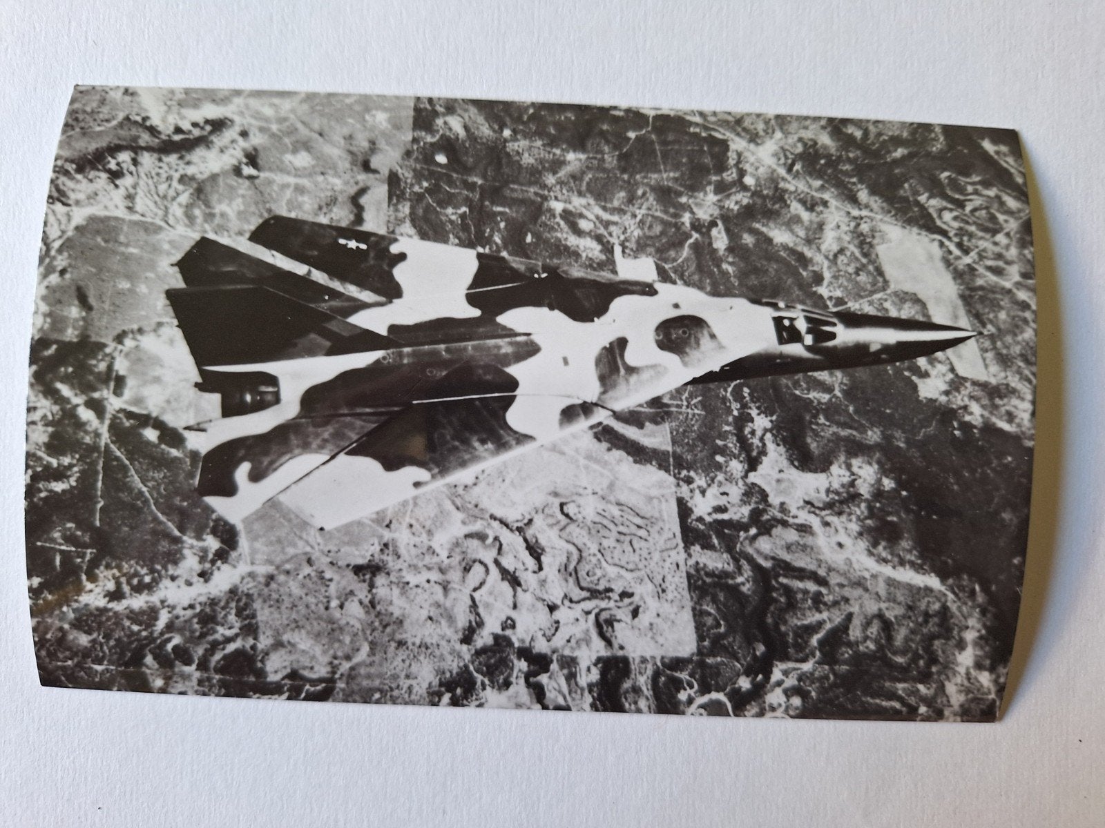 Oude foto F-111 straaljager Vietnam camouflage, Ophalen of Verzenden