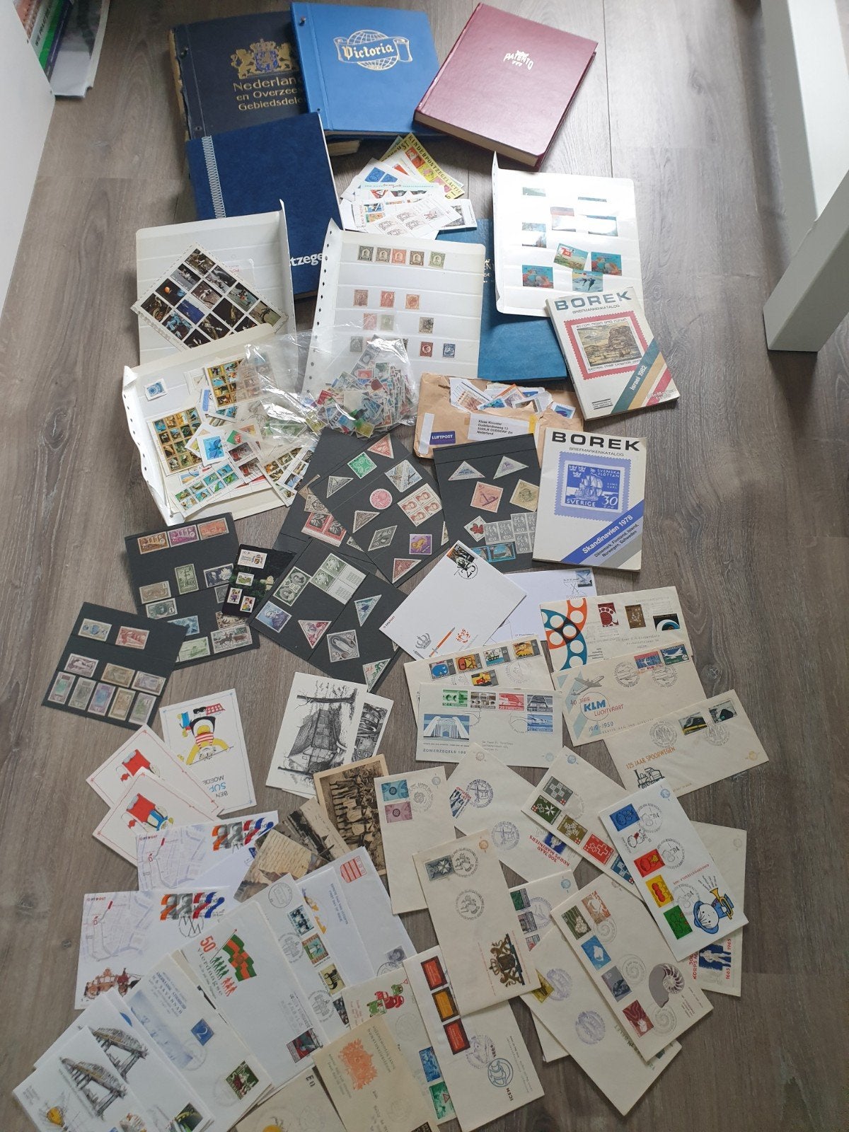 Enorme verzameling postzegels wereld verzameling uitzoeker, Ophalen of Verzenden, Nederland en Buitenland