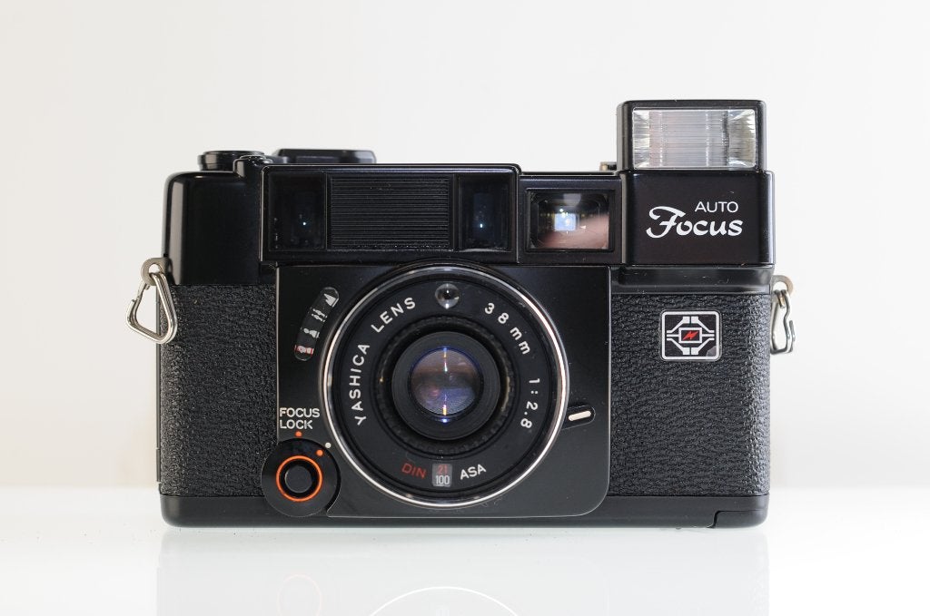 Werkende Yashica Auto Focus 35mm Filmcamera + Tas & Lensdop, Ophalen of Verzenden, Gebruikt, Compact, Overige Merken