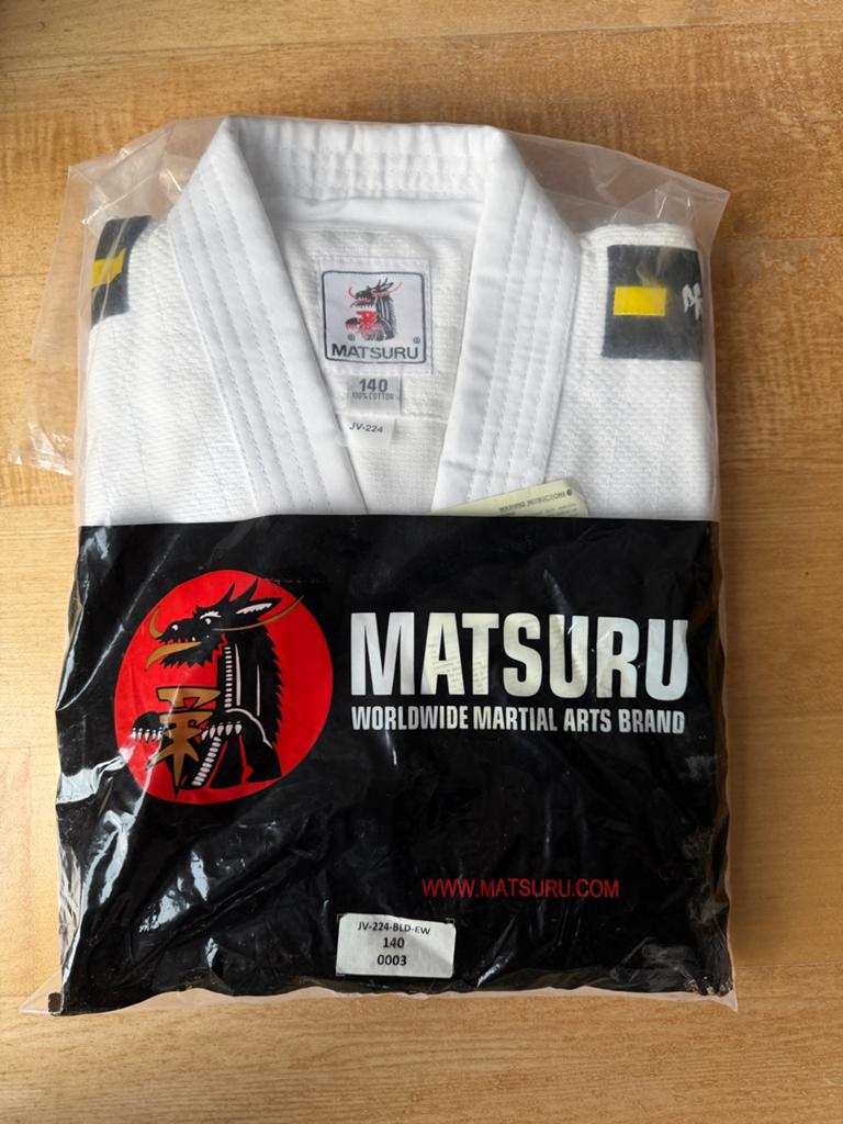 Nieuw Matsuru Judo/Jiu-Jitsu Pak Maat 140, Sport en Fitness, Vechtsporten en Zelfverdediging, Judo, Ophalen of Verzenden, Maat S