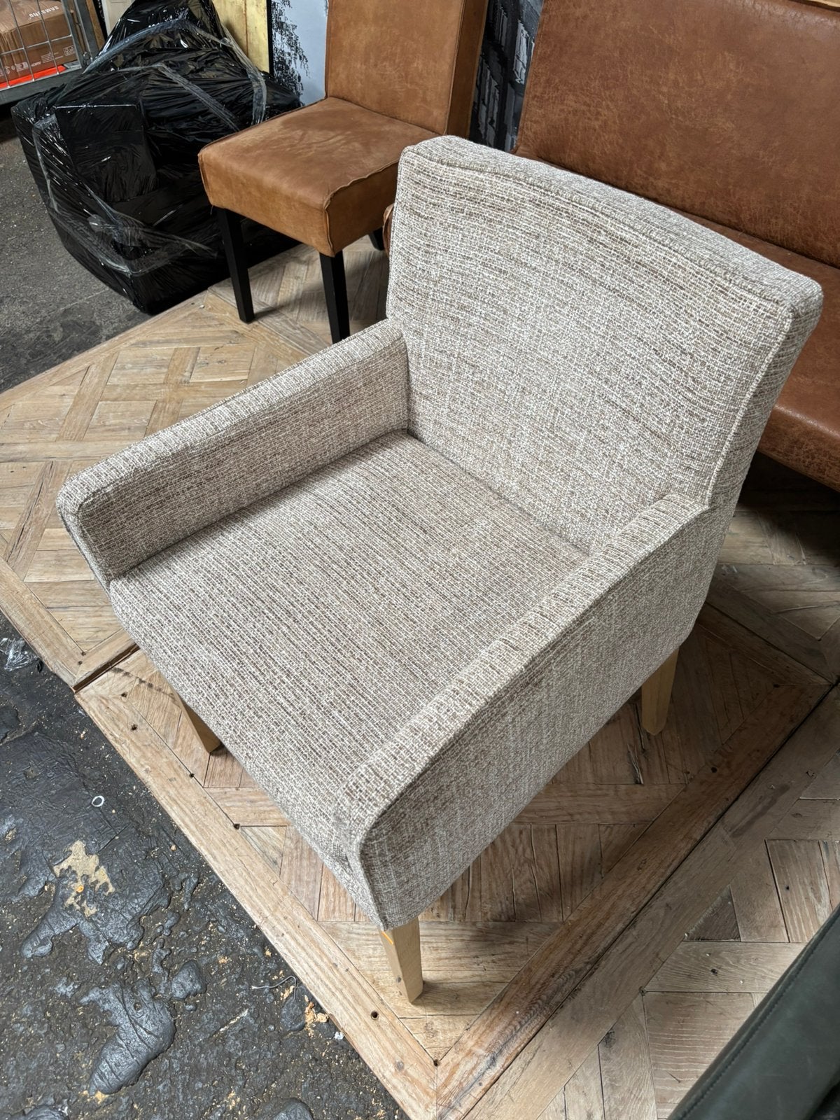 Fauteuil beige-bruin of Eetkamerstoel met armleuning, Roxxz design, Ophalen of Verzenden, Zo goed als nieuw, Stoel