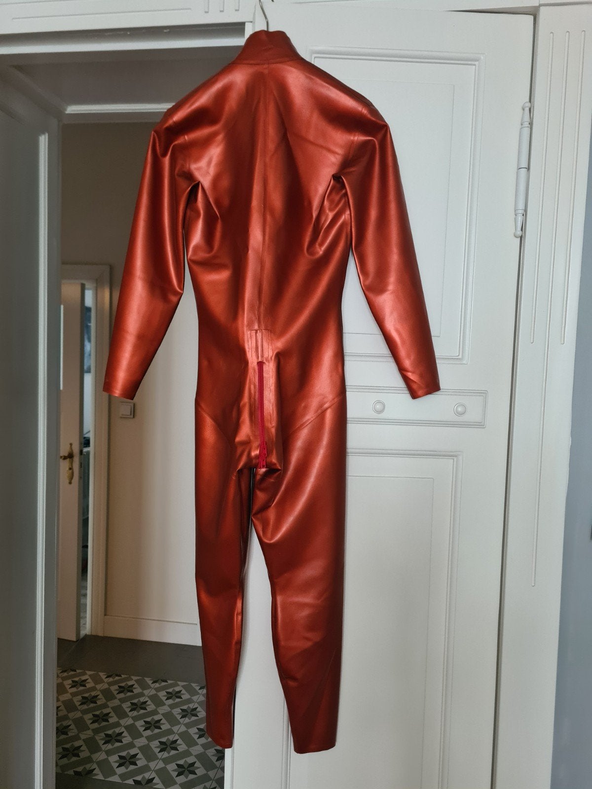 Orange Metallic latex catsuit heren S 0,45 mm, Kleding | Heren, Verzenden, Zo goed als nieuw, Oranje of Koningsdag