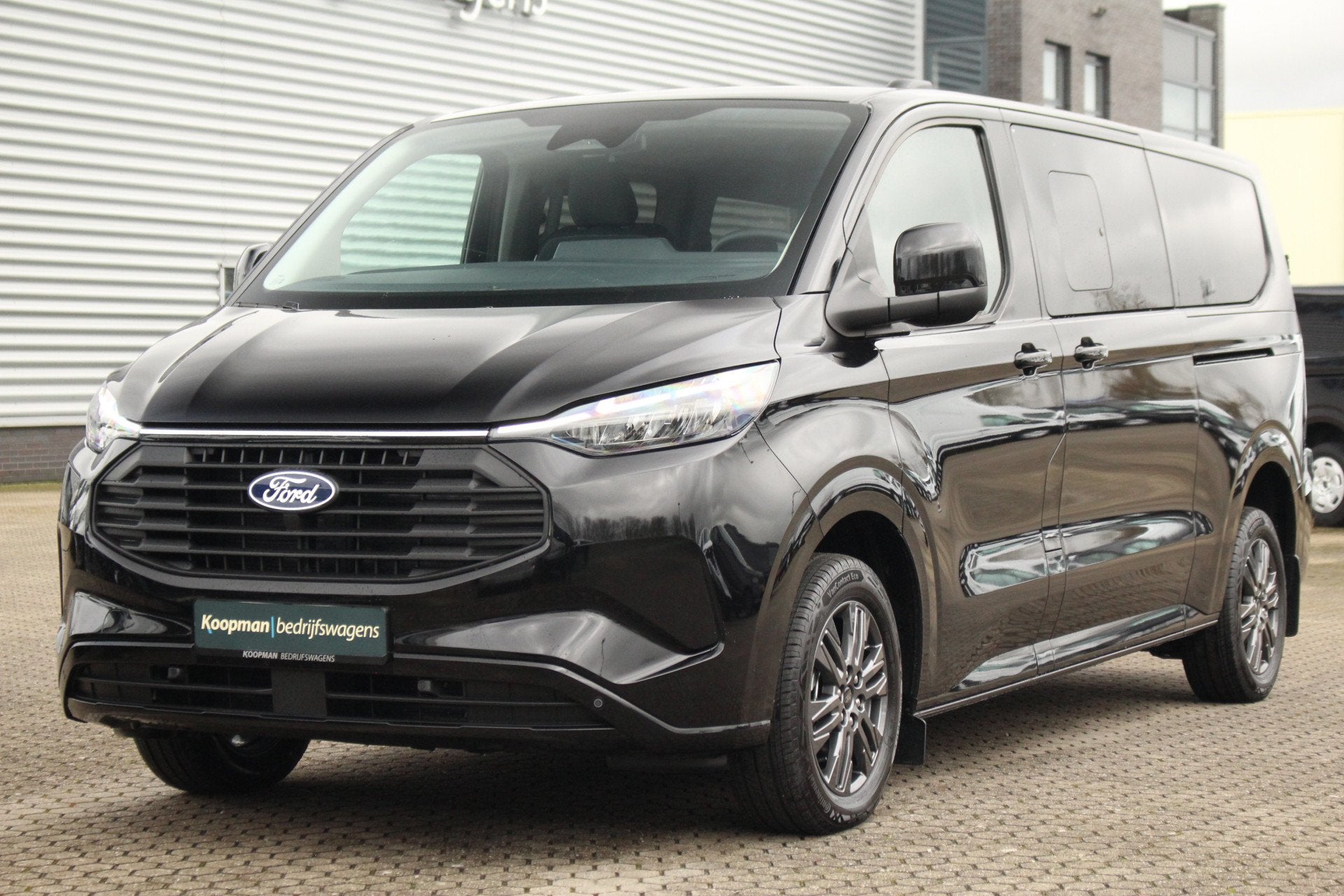 Ford Transit Custom 2.5 PHEV 233pk L2H1 Kombi Limited | 8-Pe, Auto's, Ford, Automatische klimaatregeling, 8 stoelen, 1850 kg, 2467 kg