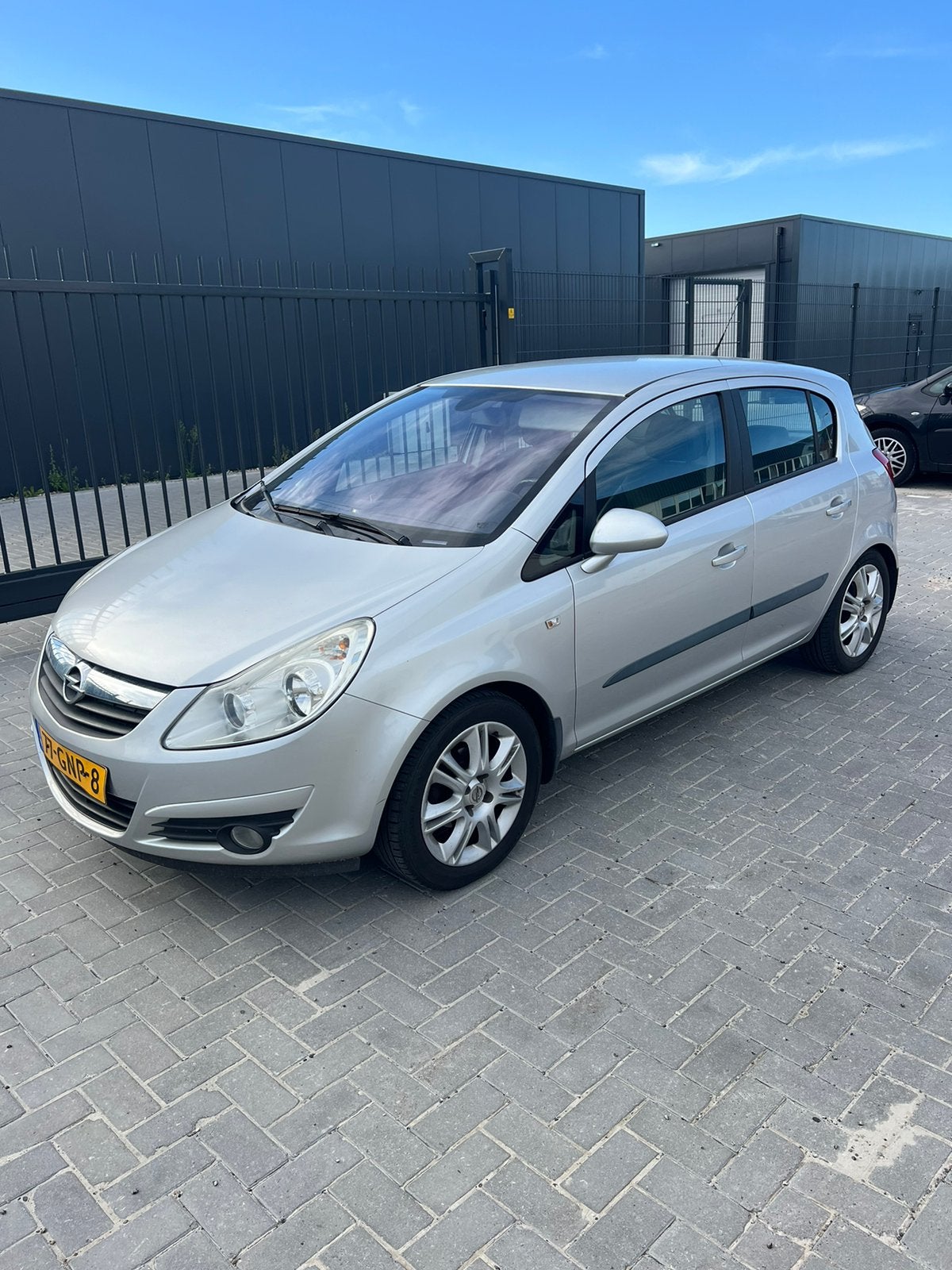 Opel Corsa 1.4 16V 5 Drs nw apk-koude airco goed onderhouden, Voorwielaandrijving, 1063 kg, 4 cilinders, Origineel Nederlands