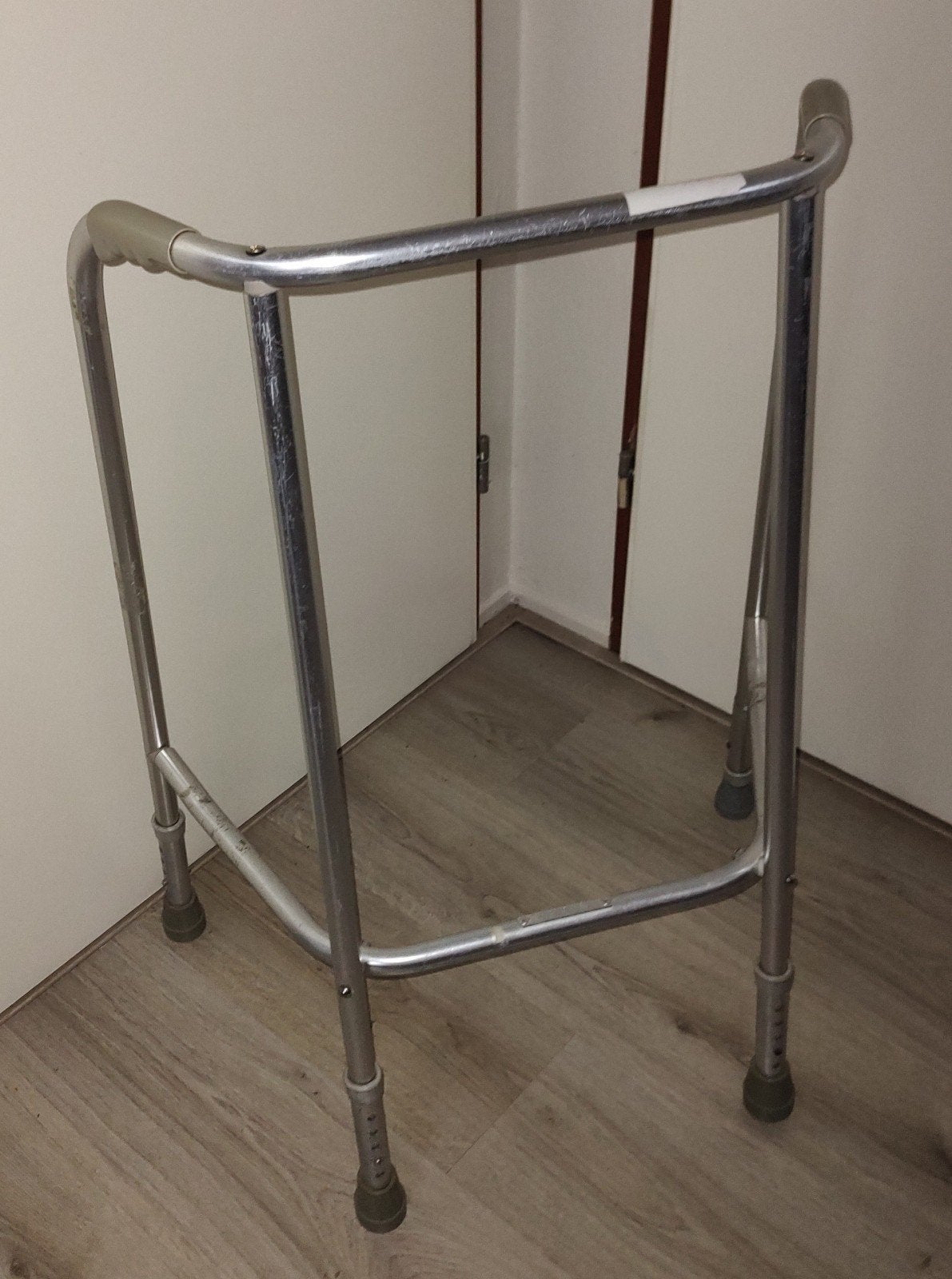 aluminium in hoogte verstelbaar looprek, Diversen, Looprekken, Ophalen, In hoogte verstelbaar
