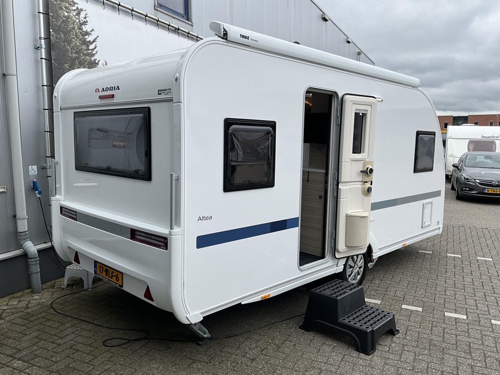 Adria Altea 472 PU THULE-MOVER-VLOERVERW, Rondzit, Bedrijf, Tot en met 4, 1000 - 1250 kg
