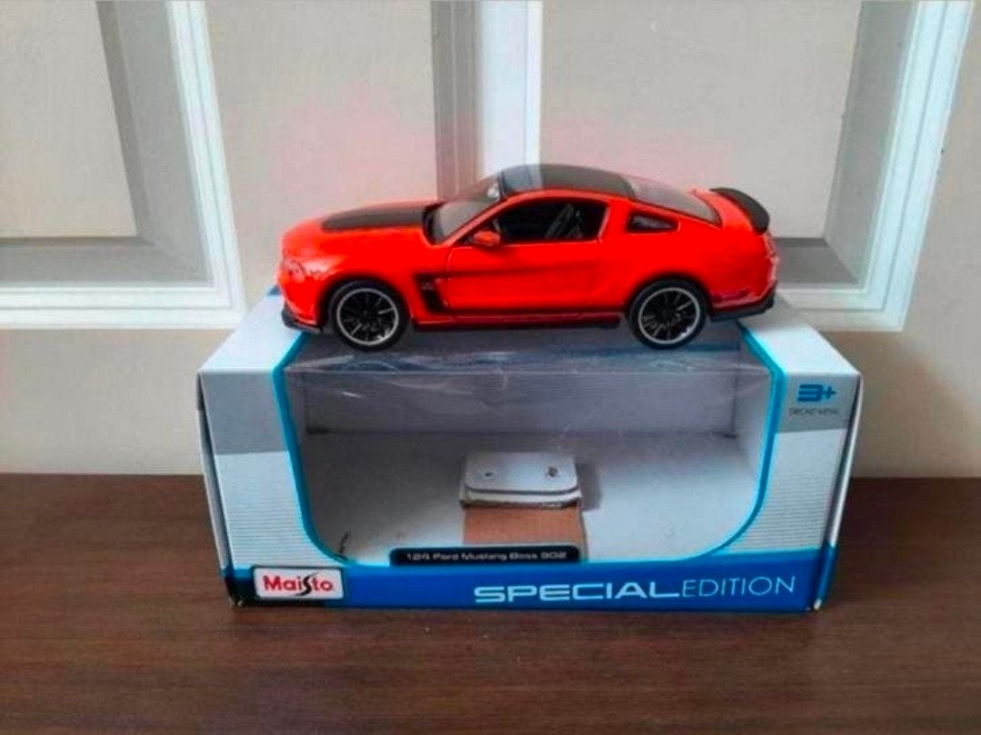 Ford Mustang Boss 302 1:24. Maisto. Special edition serie., Ophalen of Verzenden, Zo goed als nieuw, Auto, Maisto