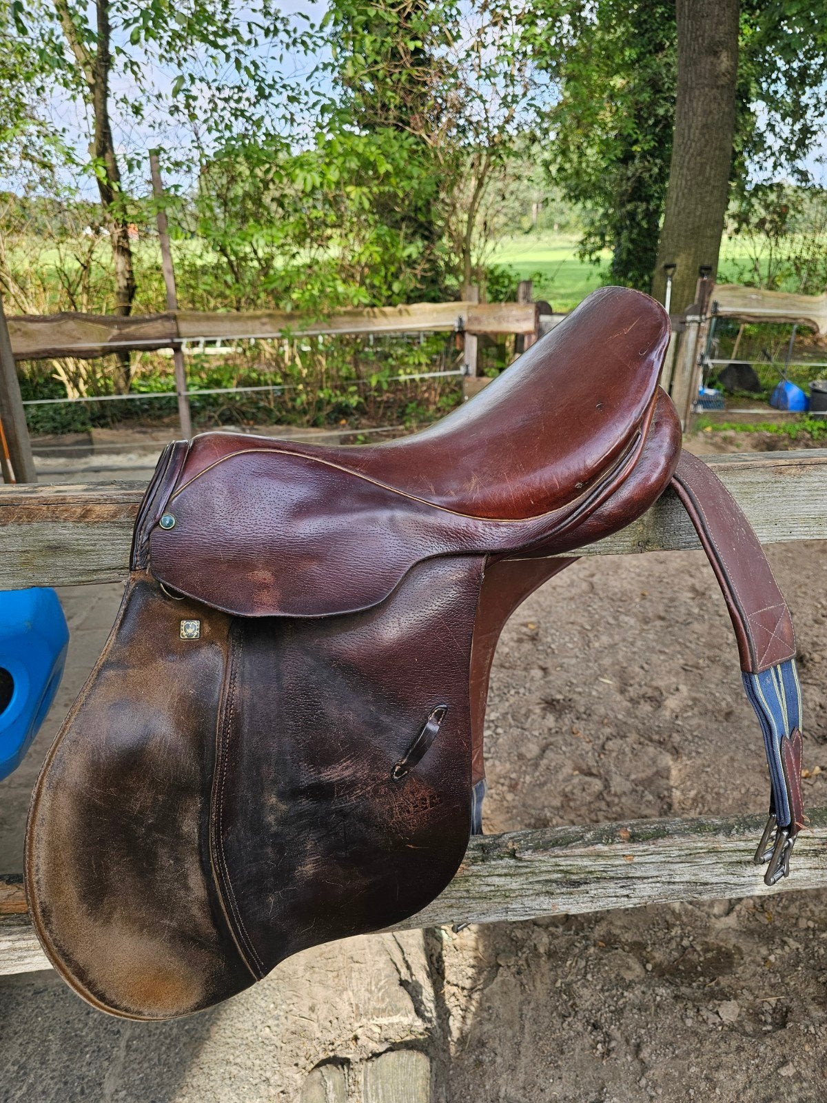 17,5 inch stübben springzadel en bruin dressuurzadel, Dieren en Toebehoren, Ophalen of Verzenden, Stubben, Recreatie, L (17.5 inch)