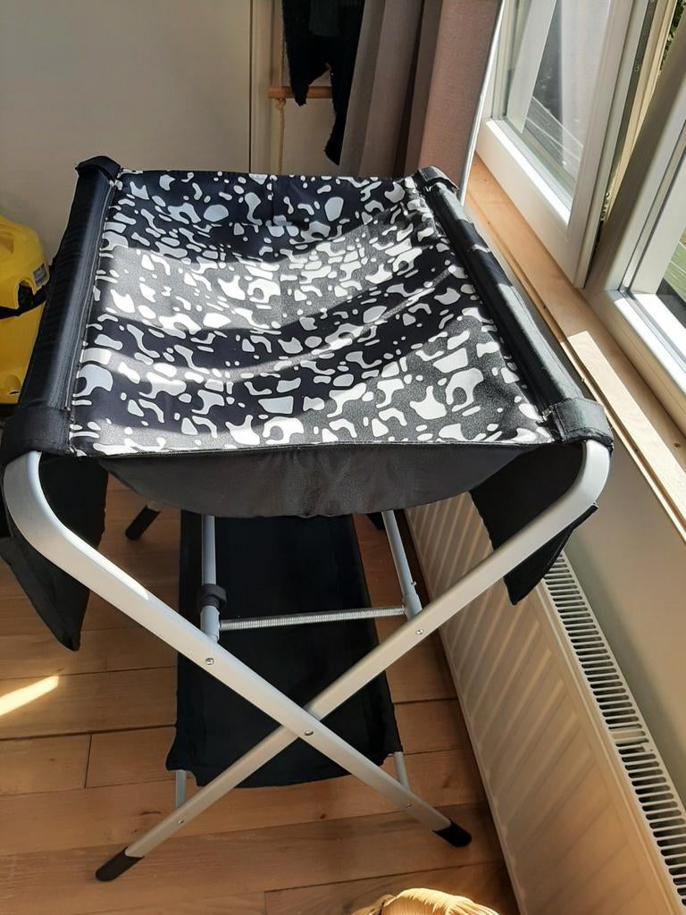 Handige opvouwbare commode met opbergvakken, Ophalen, Gebruikt, 75 tot 100 cm, Opstaande rand