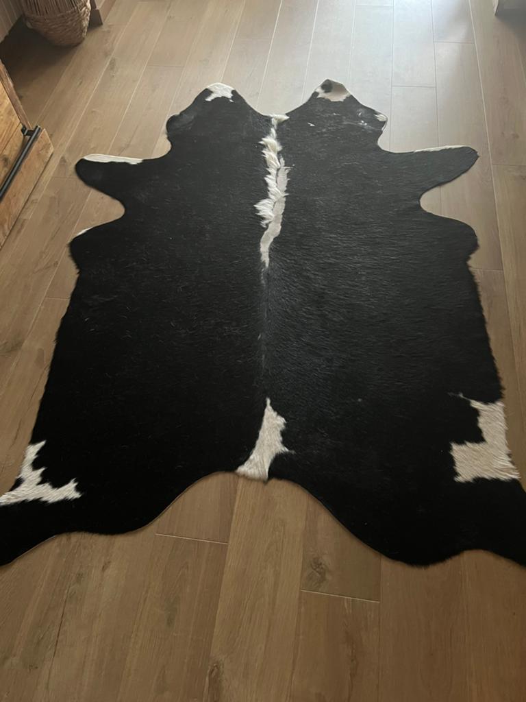 Koeienhuid, Huis en Inrichting, Stoffering | Tapijten en Kleden, Gebruikt, 150 tot 200 cm, 200 cm of meer, Ophalen of Verzenden
