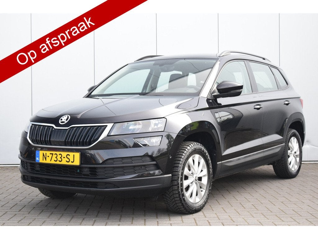 Skoda Karoq 1.5 TSI ACT Business Edition Digi/Cockpit Navi/D, Stof, 4 cilinders, Automatische klimaatregeling, Zwart