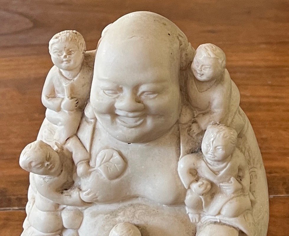 Beeldje Lachende Boeddha met kinderen, Huis en Inrichting, Woonaccessoires | Boeddhabeelden, Ophalen of Verzenden