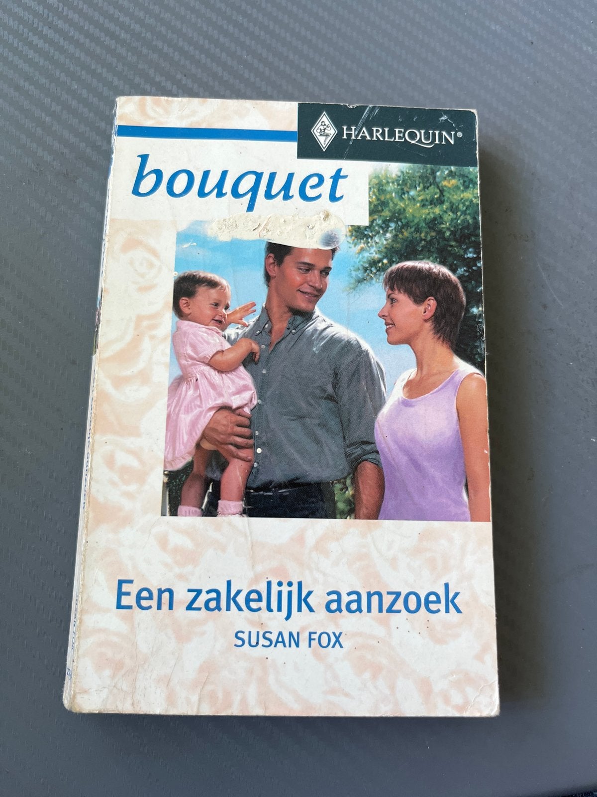 Harlequin Bouquet: Een zakelijk aanzoek - Susan Fox, Ophalen of Verzenden, Gelezen