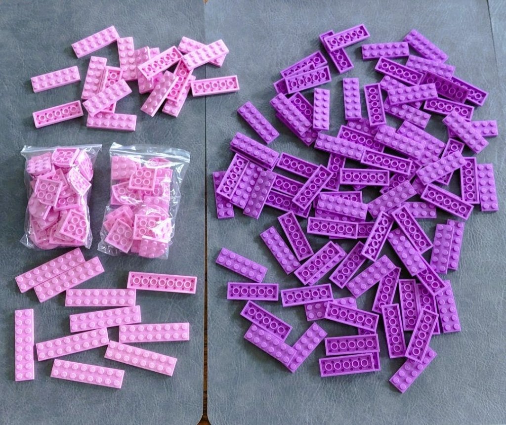 270 Gram lila en Roze lego plaatjes, Ophalen of Verzenden, Zo goed als nieuw, Losse stenen, Lego