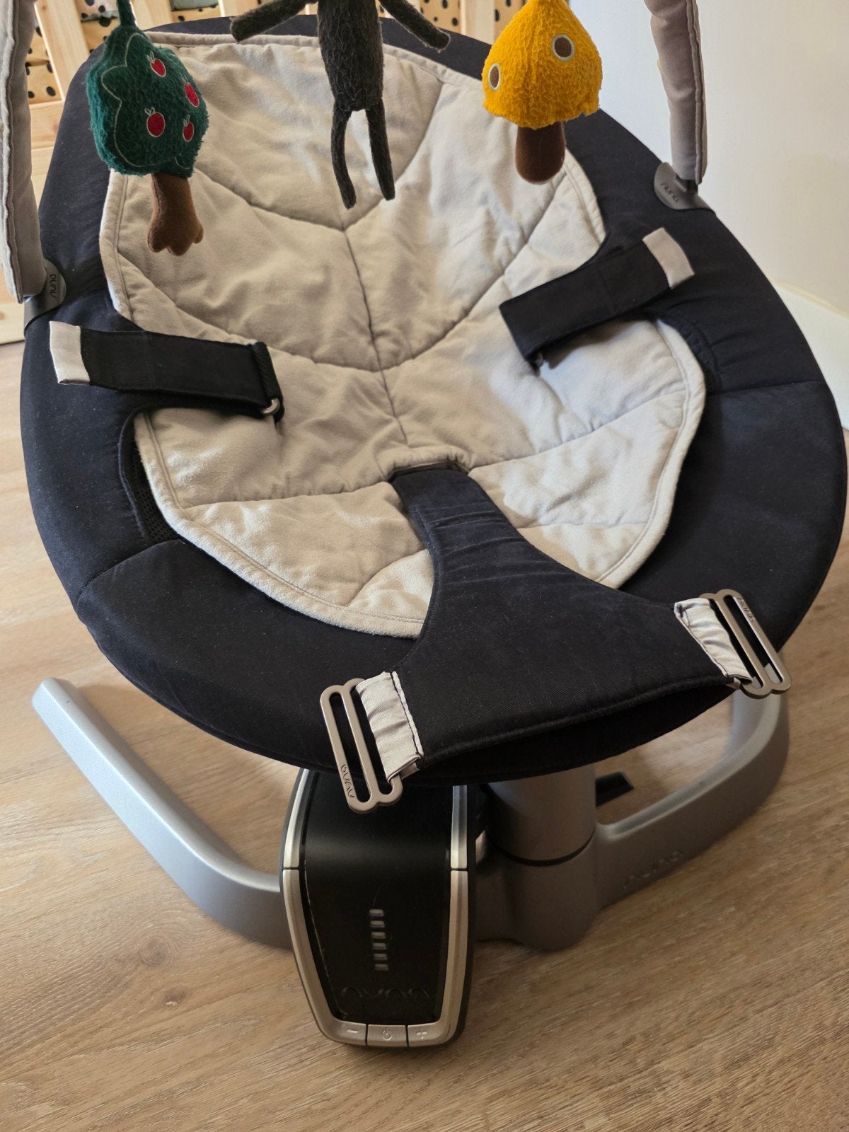 Nuna Leaf Wipstoel met Boog en Motorunit, Kinderen en Baby's, Wipstoeltjes, Gebruikt, Verstelbaar, Wipstoel, Ophalen