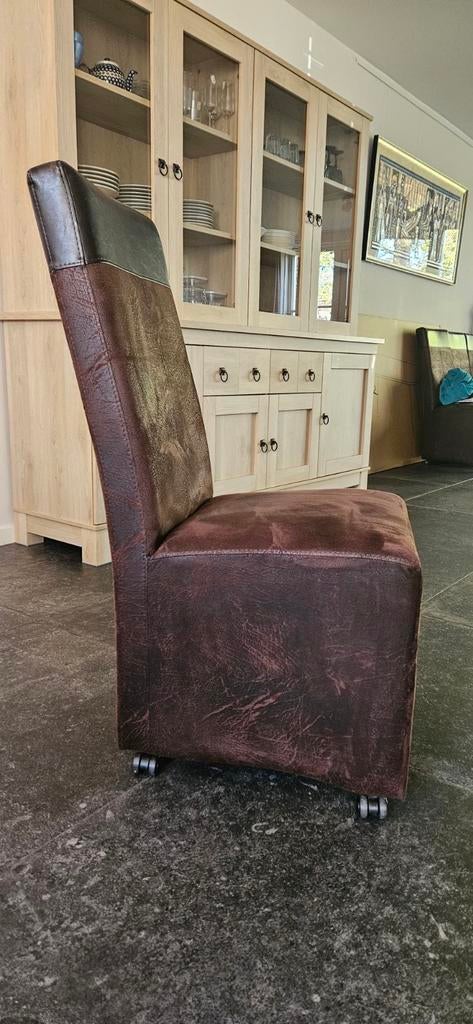 Comfortabele eetkamerstoel met wieltjes -bruin, Ophalen, Modern, Comfortabel, Gebruikt, Bruin