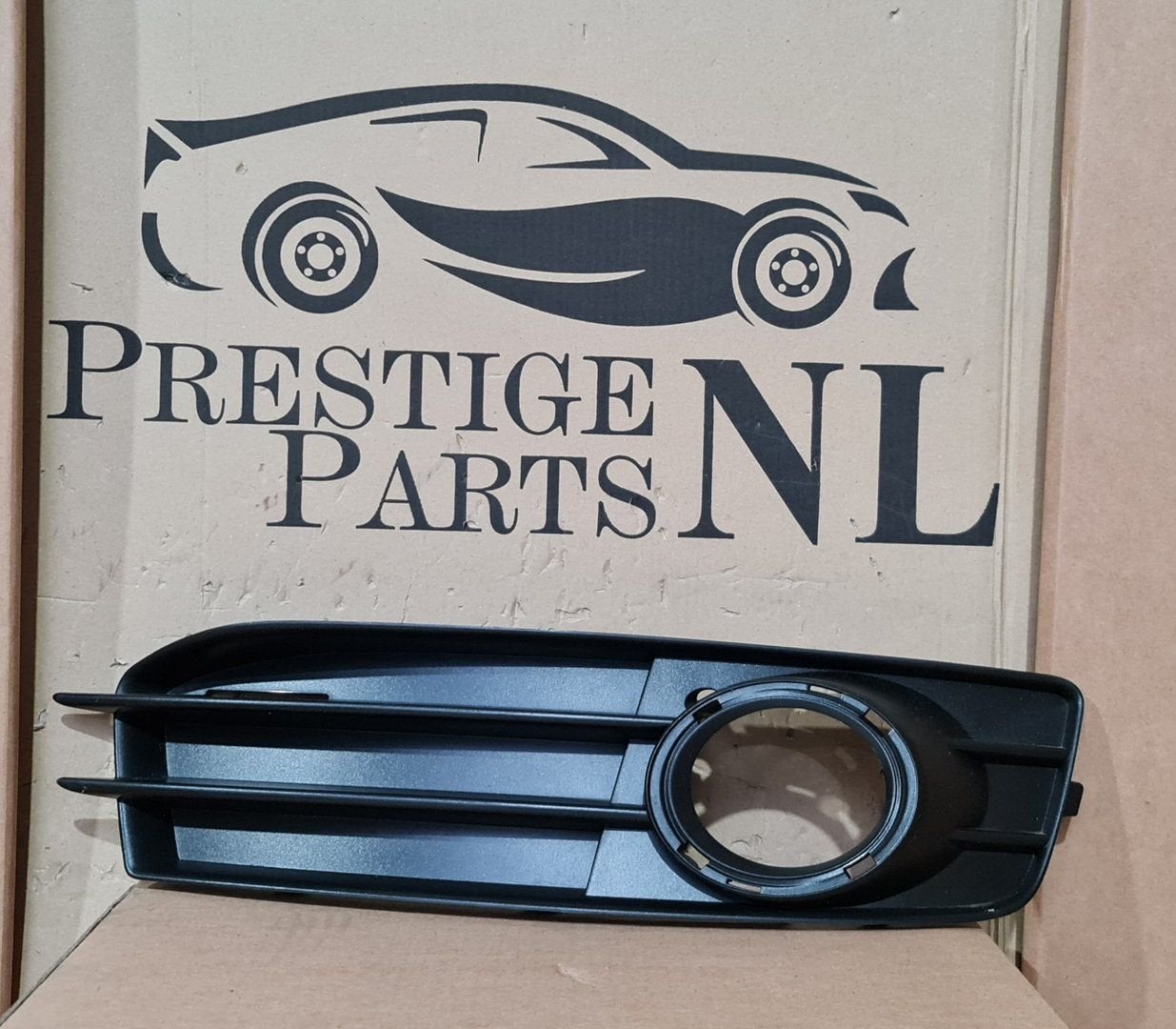 Mistlamp Rooster Audi A3 8P FACELIFT Rechts 8P0807682F SLINE, Auto-onderdelen, Carrosserie en Plaatwerk, Bumper, Voor, Gebruikt