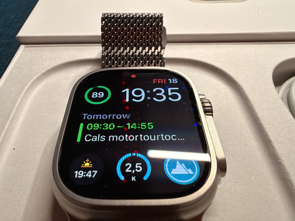 Foto 2 van Apple Watch Ultra 3 (met nieuw Ocean bandje)